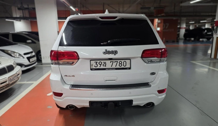 Jeep Grand cherokee 3.6/OVERLAND/ВСИЧКИ ЕКСТРИ, снимка 2 - Автомобили и джипове - 54906955