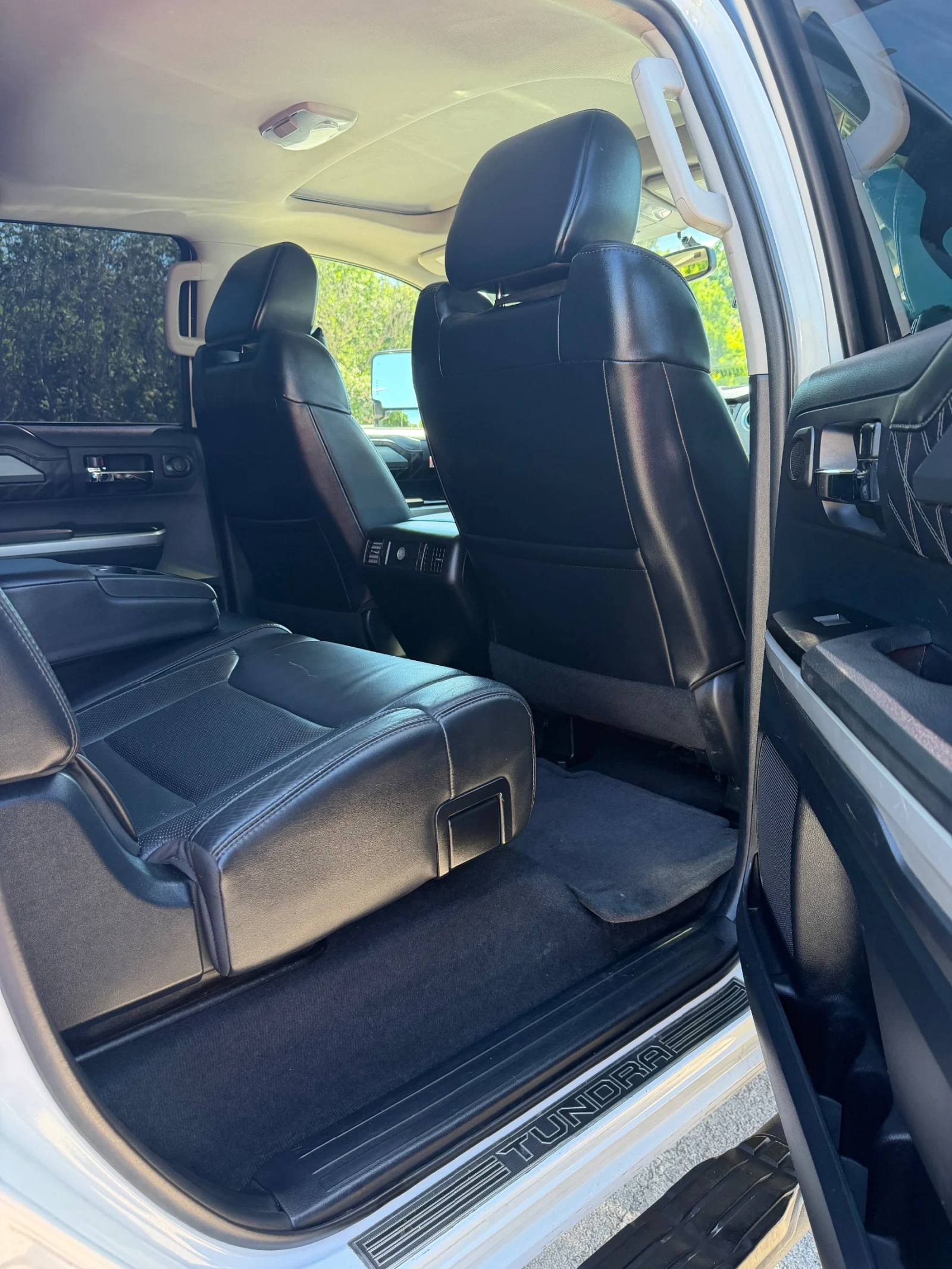 Toyota Tundra, снимка 14 - Автомобили и джипове - 55301515