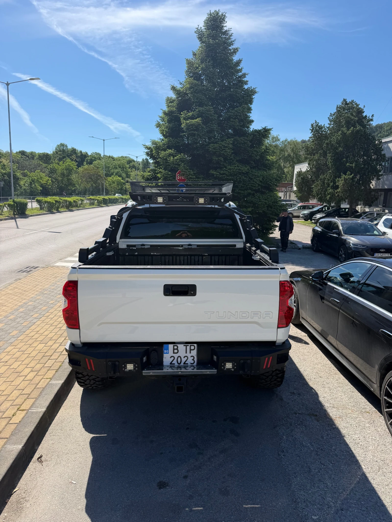 Toyota Tundra, снимка 5 - Автомобили и джипове - 55301515
