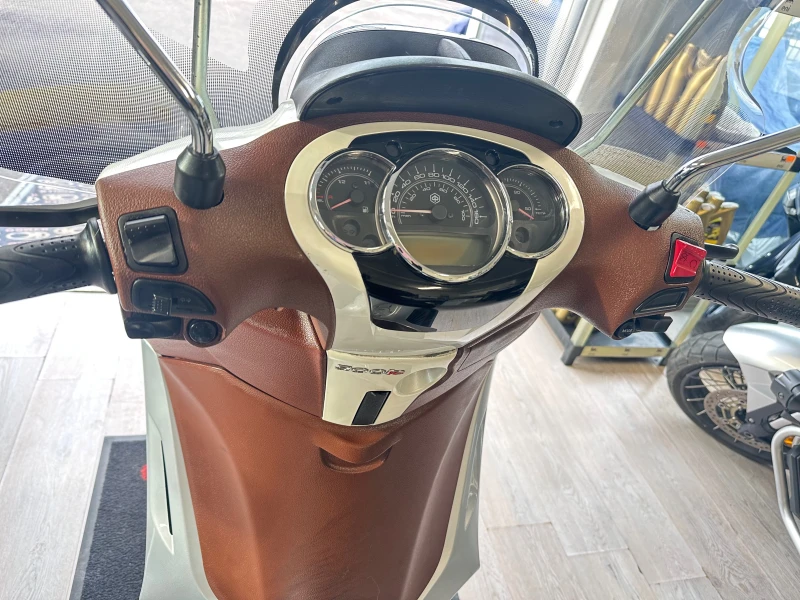 Piaggio Beverly 300i LED 2013г., снимка 2 - Мотоциклети и мототехника - 53221545
