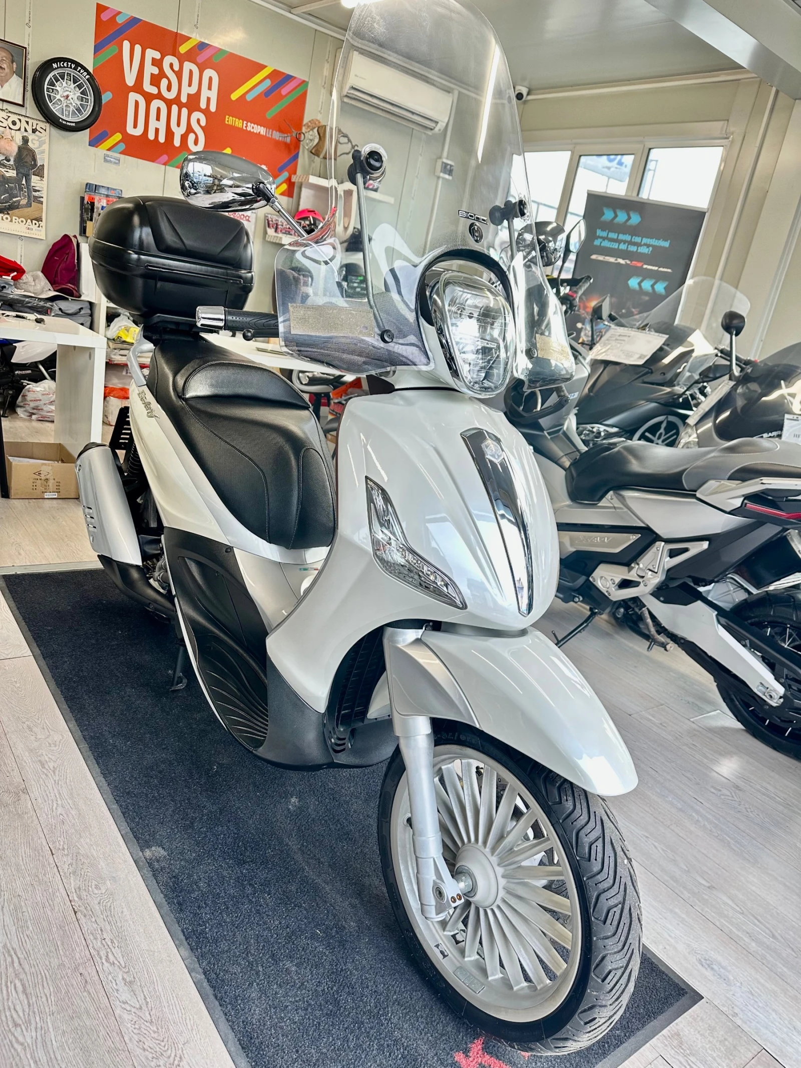 Piaggio Beverly 300i LED 2013г. - изображение 8