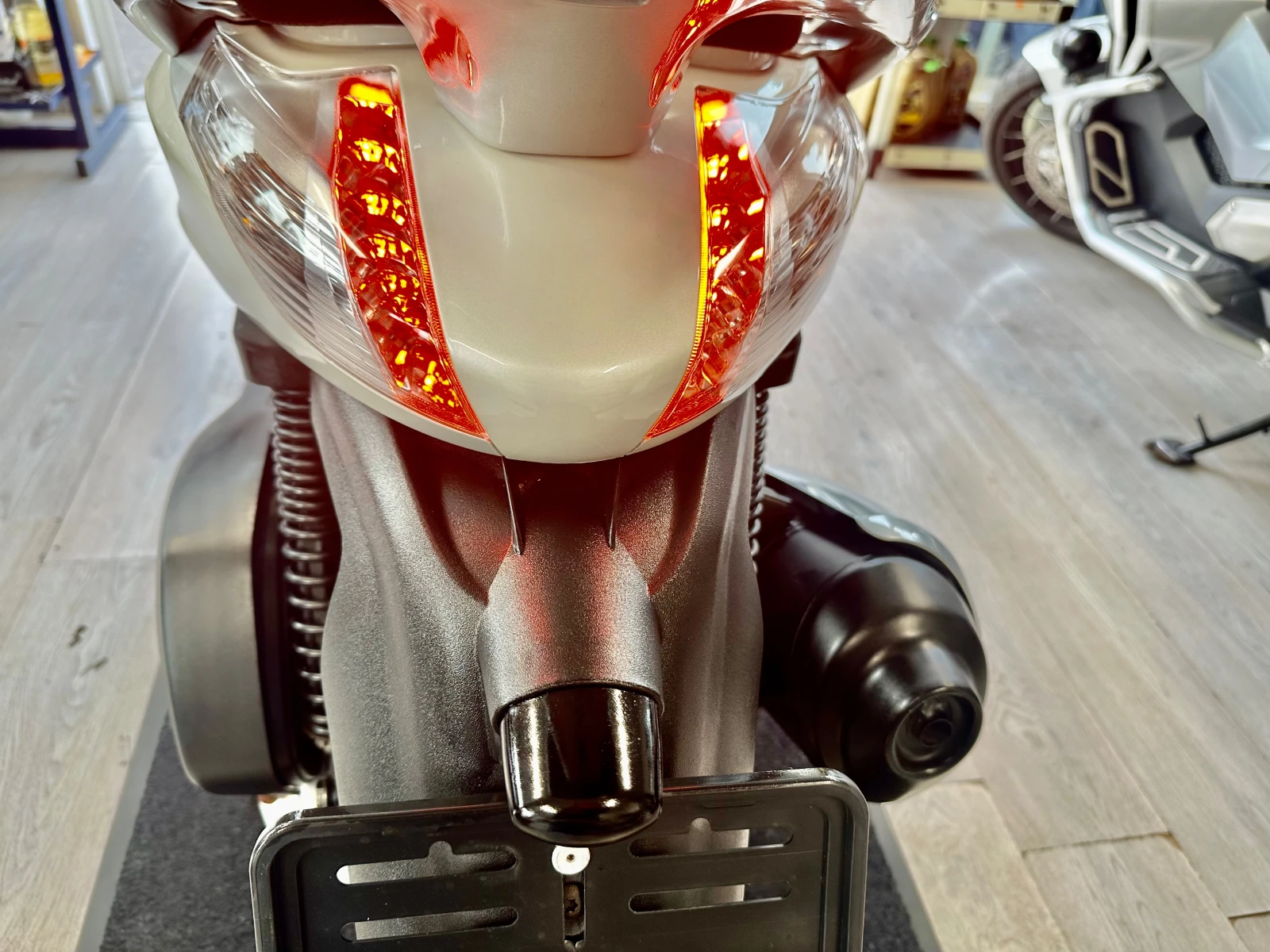 Piaggio Beverly 300i LED 2013г. - изображение 6