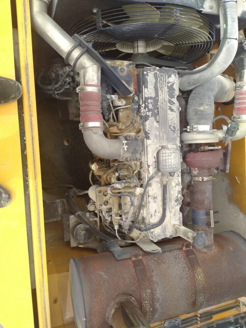 Багер Hyundai R360, снимка 5 - Индустриална техника - 41796107