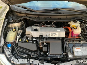 Toyota Auris 1.8Hybrid Lounge 136к.с Перфектна!!!, снимка 17