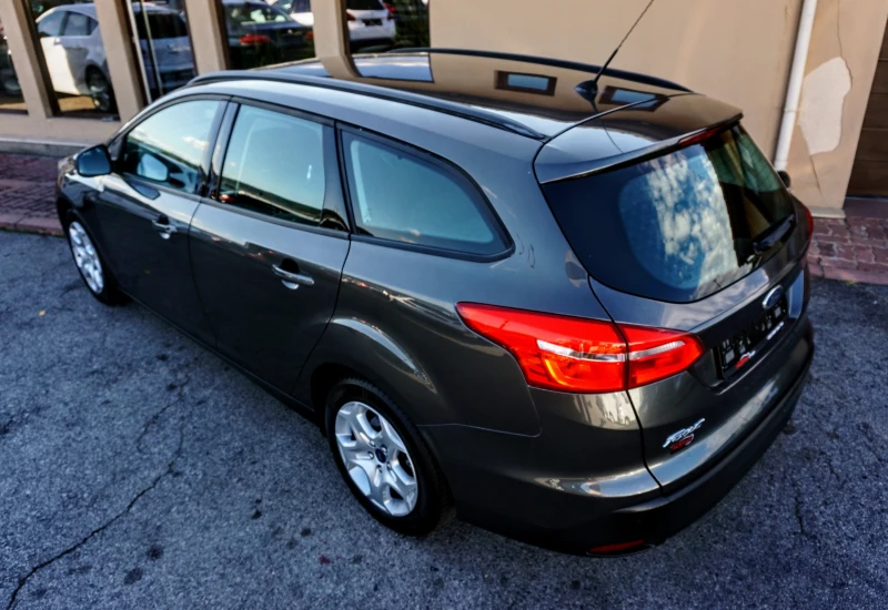 Ford Focus 1.6i GPL TITANIUM, снимка 4 - Автомобили и джипове - 31252056
