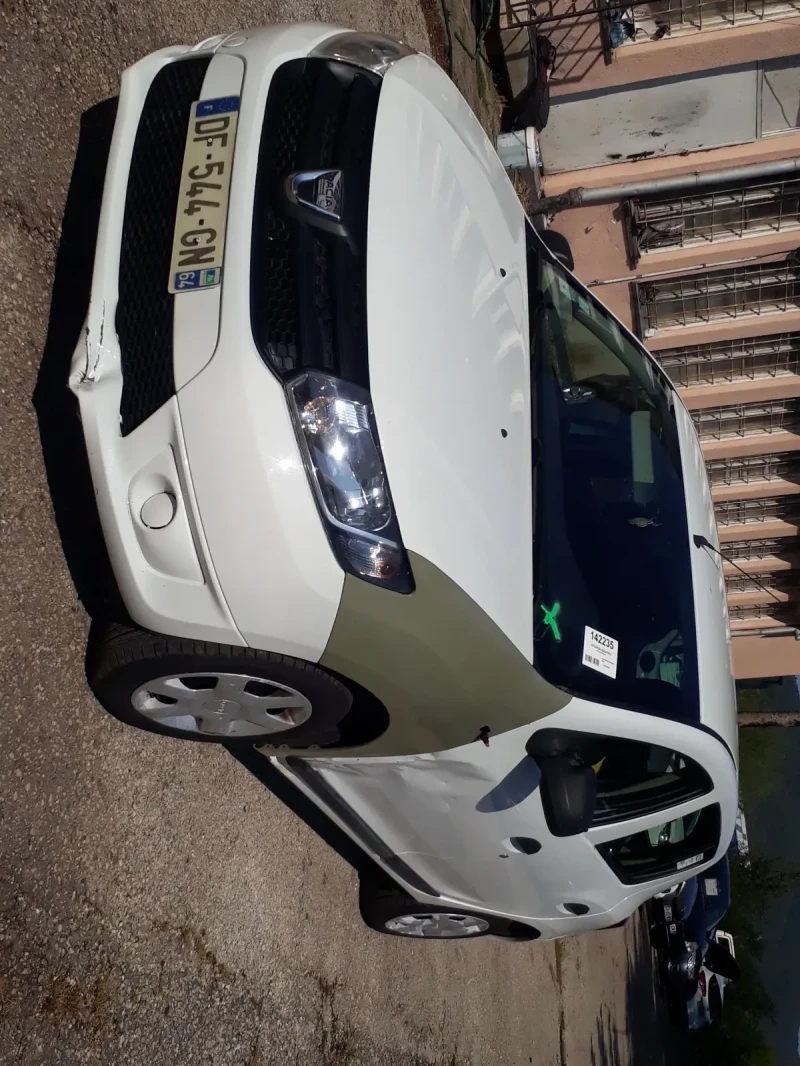 Dacia Sandero 1150кб  63340км., снимка 3 - Автомобили и джипове - 42042223