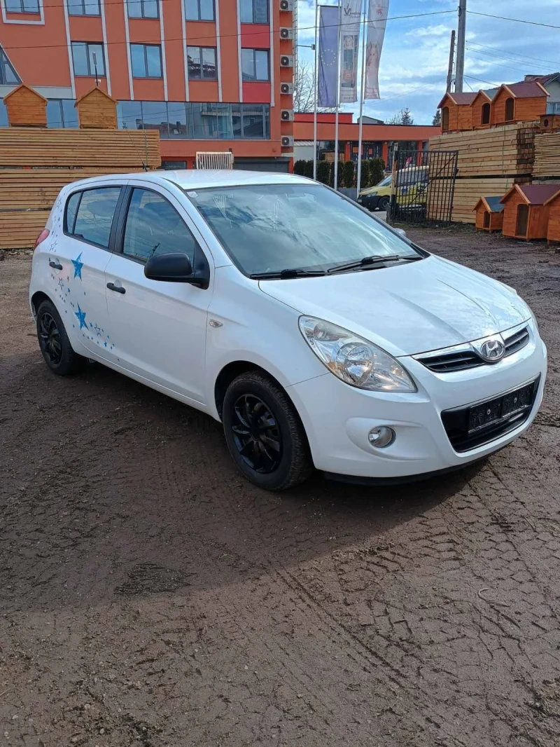 Hyundai I20, снимка 3 - Автомобили и джипове - 48970814