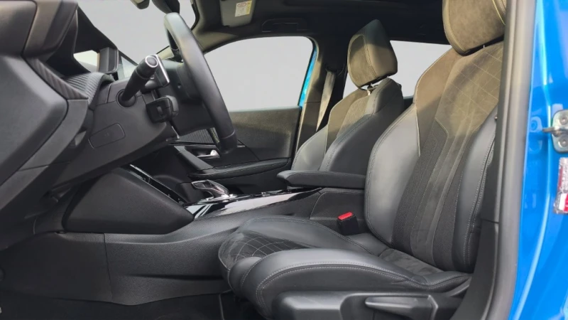 Peugeot 2008 GT 1, 2 PureTech 155 EAT8, снимка 13 - Автомобили и джипове - 49635833