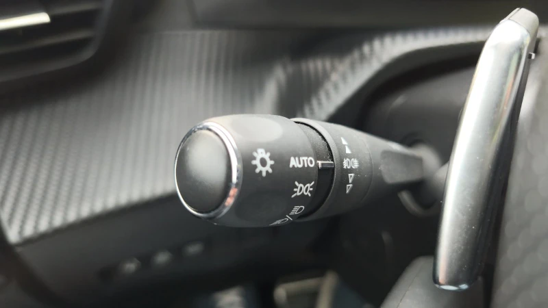 Peugeot 2008 GT 1, 2 PureTech 155 EAT8, снимка 6 - Автомобили и джипове - 49635833