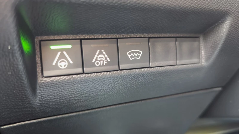 Peugeot 2008 GT 1, 2 PureTech 155 EAT8, снимка 5 - Автомобили и джипове - 49635833