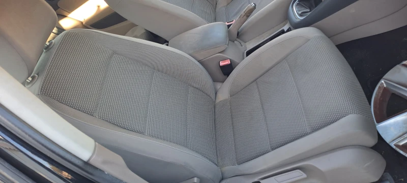 VW Golf 1.2TSI, снимка 5 - Автомобили и джипове - 50105320