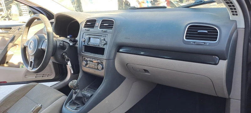 VW Golf 1.2TSI, снимка 6 - Автомобили и джипове - 50105320