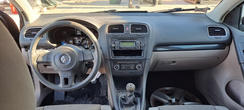 VW Golf 1.2TSI, снимка 7 - Автомобили и джипове - 50105320