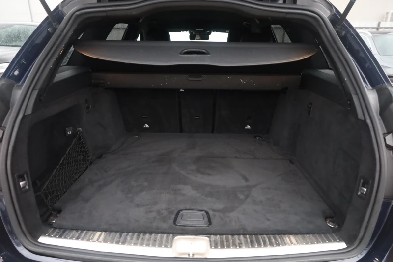 Mercedes-Benz C 220 d AMG 4M DISTR KAM KeyStart Leder BURM SzH #iCarbg, снимка 9 - Автомобили и джипове - 51822075