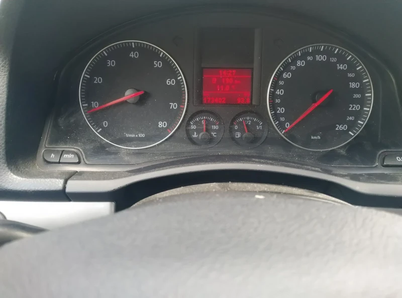 VW Golf 1.6, снимка 9 - Автомобили и джипове - 52188829