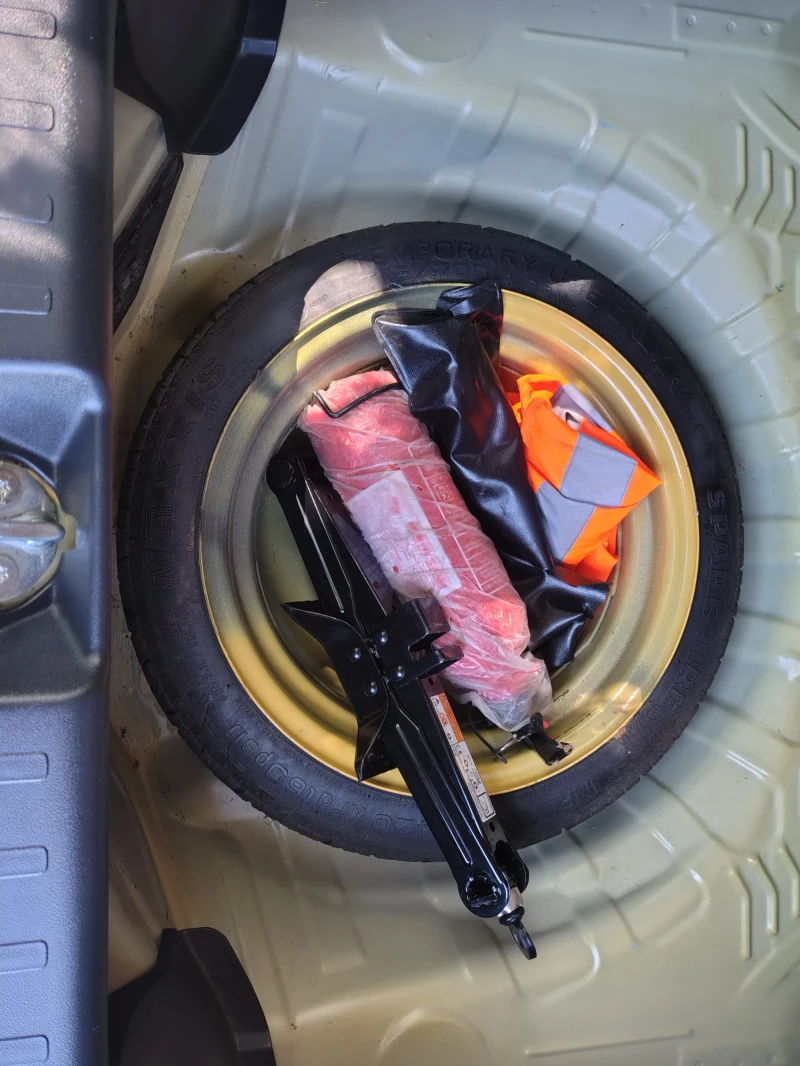 Mitsubishi Space star Селект + , снимка 15 - Автомобили и джипове - 52267839