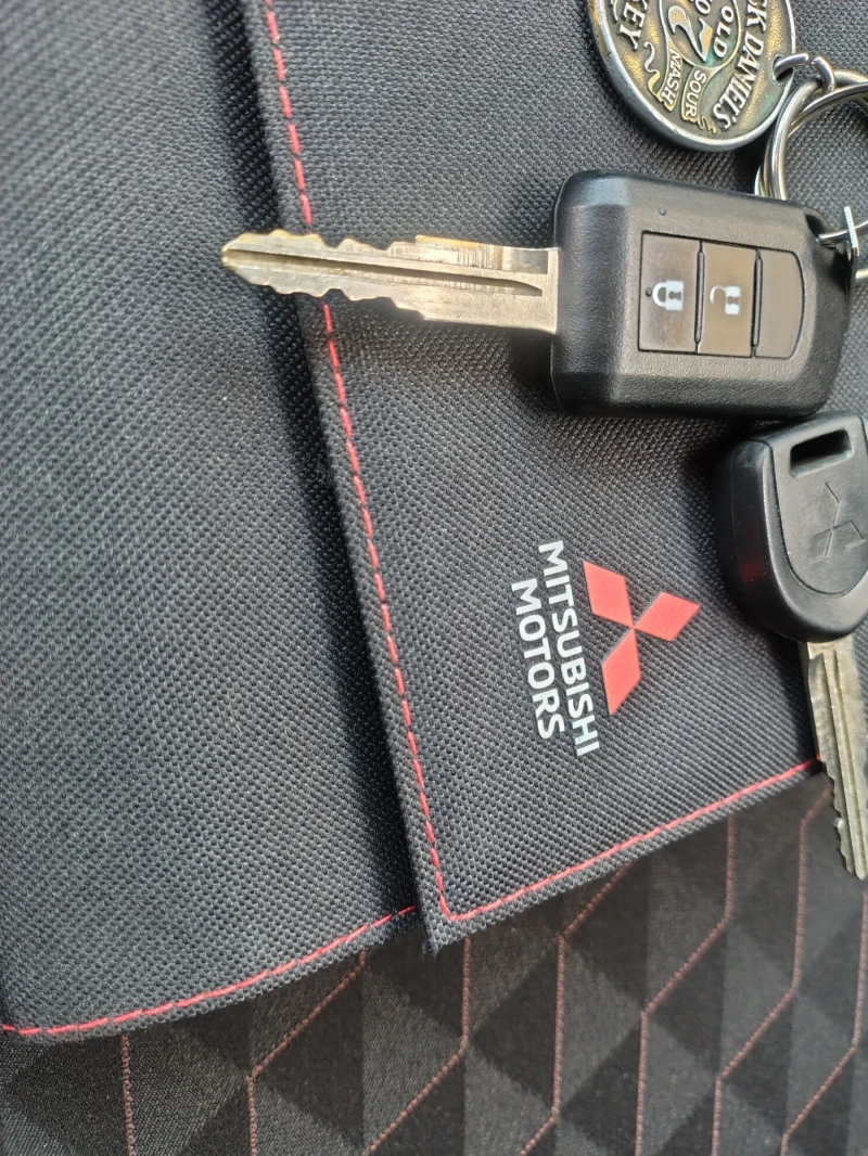 Mitsubishi Space star Селект + , снимка 16 - Автомобили и джипове - 52267839