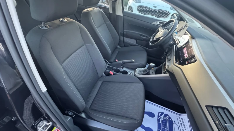 VW Polo 75.000 kМ -Автоматик 7 G , снимка 10 - Автомобили и джипове - 52309341