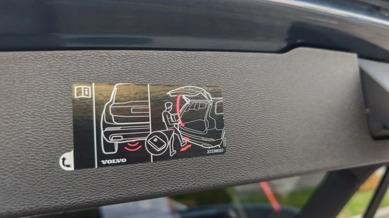 Volvo V60 Inscription D4 190kc.4x4 head-up Key less, снимка 14 - Автомобили и джипове - 52725148