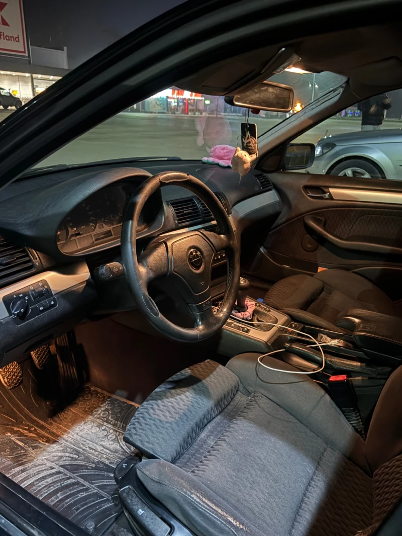 BMW 330, снимка 8 - Автомобили и джипове - 52752874