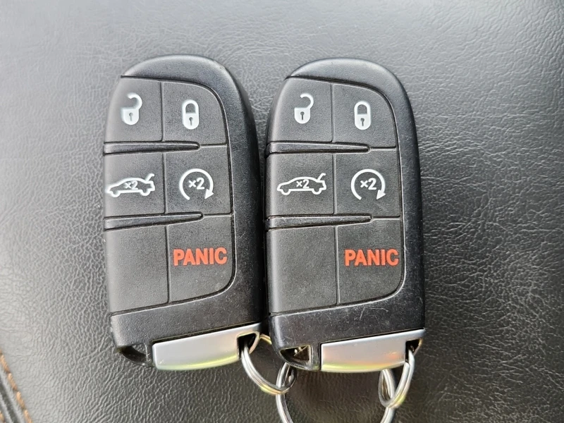 Dodge Challenger R/T SHAKER * * CARFAX * * АВТО КРЕДИТ * * , снимка 9 - Автомобили и джипове - 53038591