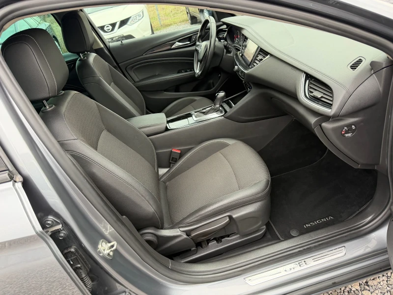 Opel Insignia 2.0CDTI, Exclusive, Обслужен, Intel. Lux led light, снимка 10 - Автомобили и джипове - 53138042