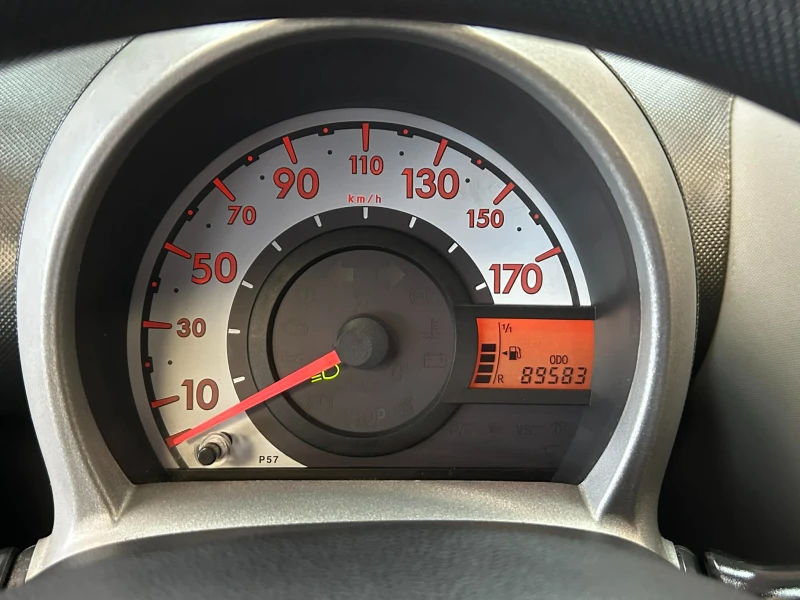 Toyota Aygo 1.0I 5 Врати Климатик, снимка 14 - Автомобили и джипове - 53513242