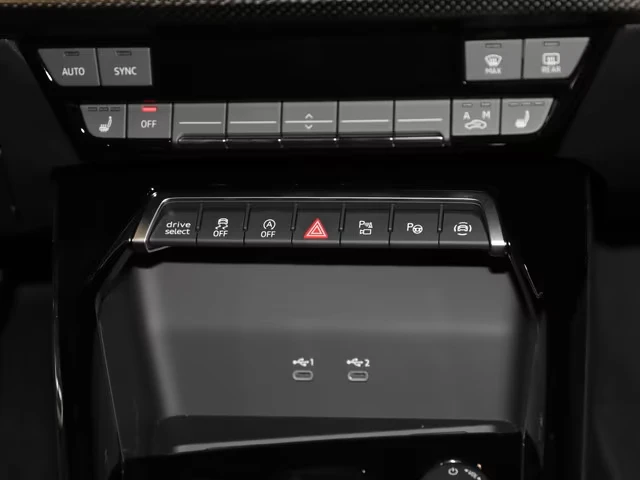 Audi Rs3 FACELIFT* SONOS* CAM* DISTR* MATRIX* KEYLESS* , снимка 10 - Автомобили и джипове - 55021523
