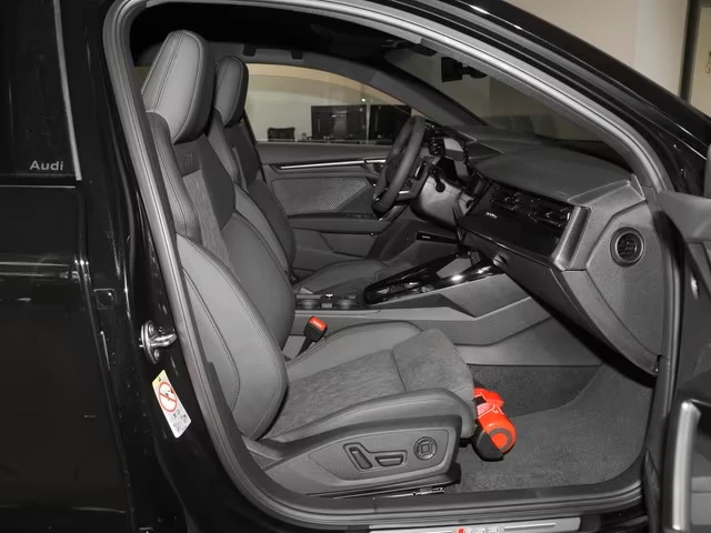 Audi Rs3 FACELIFT* SONOS* CAM* DISTR* MATRIX* KEYLESS* , снимка 11 - Автомобили и джипове - 55021523