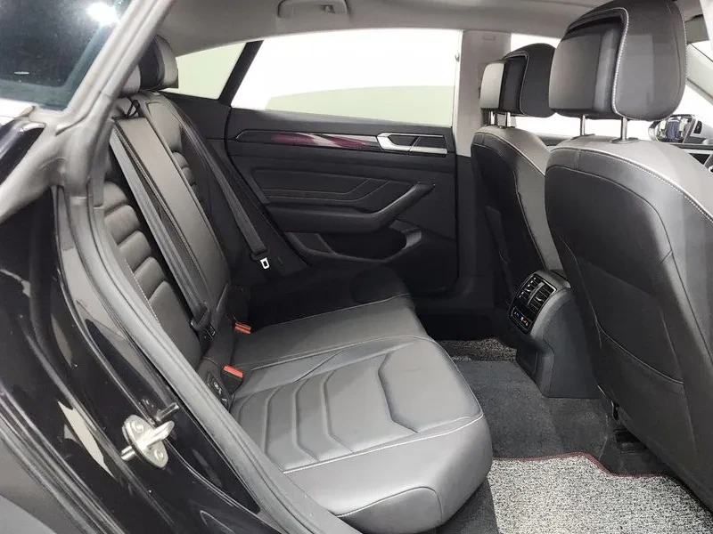 VW Arteon 2.0 Tdi Prestige 4Motion, снимка 12 - Автомобили и джипове - 56114227