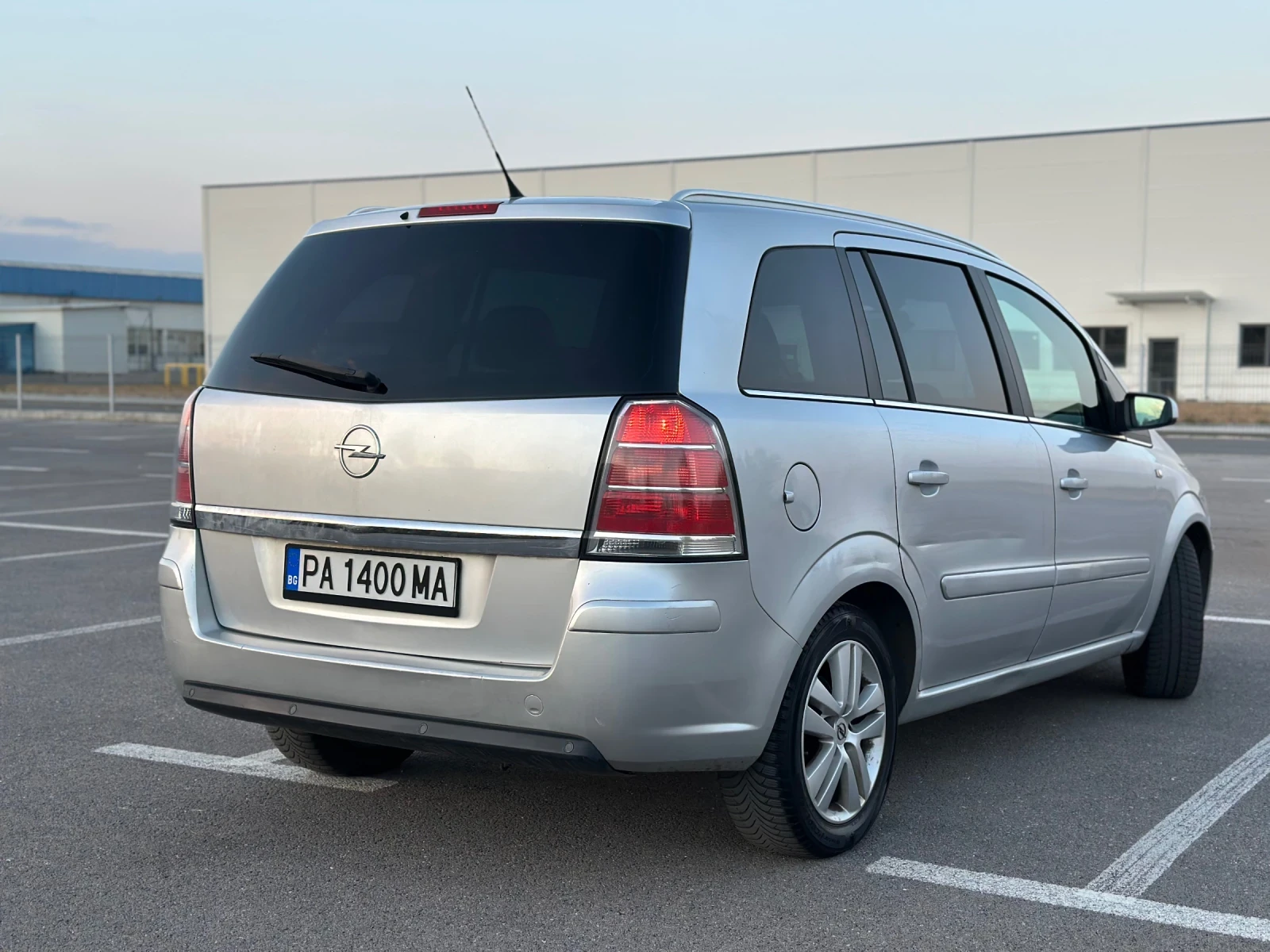 Opel Zafira 1.9 CDTI 120кс 6+ 1 - изображение 3