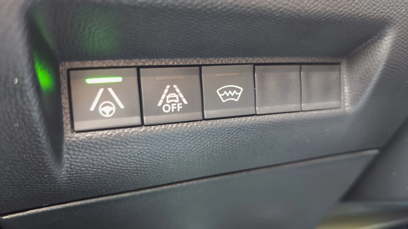 Peugeot 2008 GT 1, 2 PureTech 155 EAT8 - изображение 5
