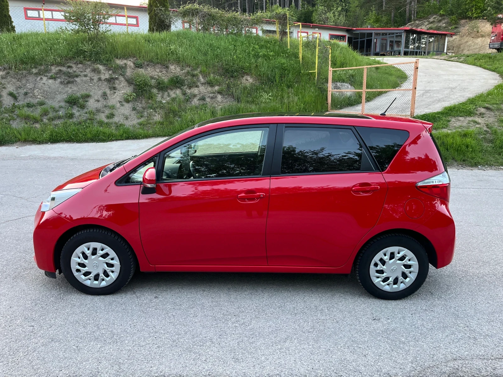 Toyota Verso S 1.3* VVTI* KLIMA* PANO* 6 ск.  - изображение 2