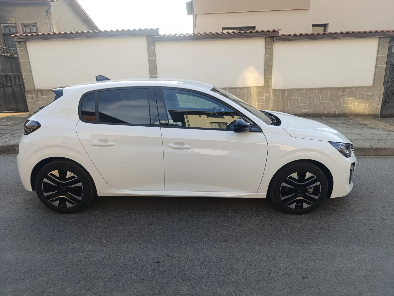 Peugeot 208 1.2 101ps. Allure Vision paket  - изображение 2