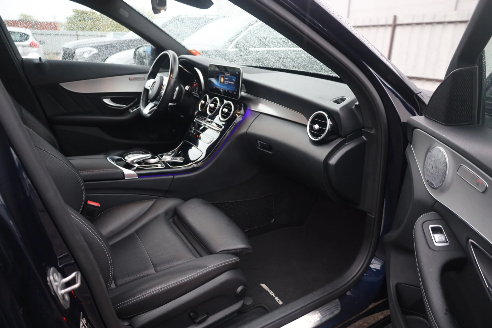 Mercedes-Benz C 220 d AMG 4M DISTR KAM KeyStart Leder BURM SzH #iCarbg - изображение 7