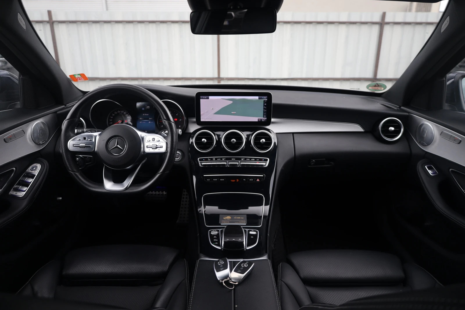 Mercedes-Benz C 220 d AMG 4M DISTR KAM KeyStart Leder BURM SzH #iCarbg, снимка 12 - Автомобили и джипове - 51822075