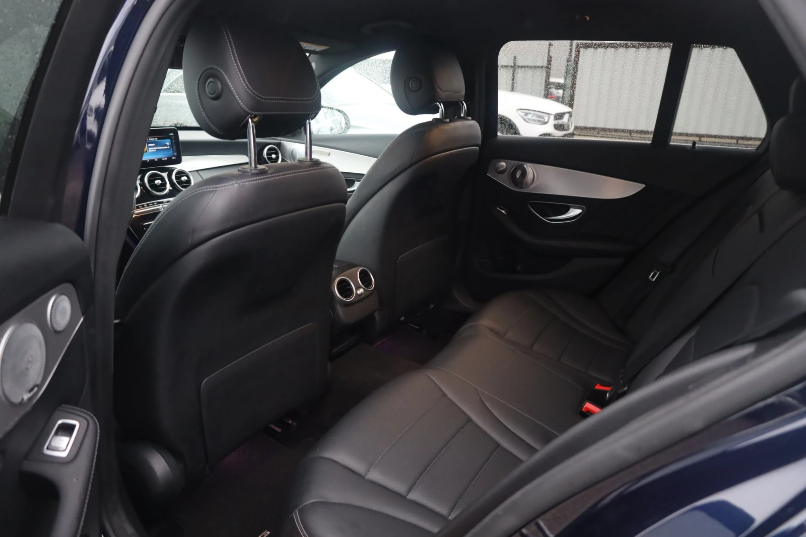 Mercedes-Benz C 220 d AMG 4M DISTR KAM KeyStart Leder BURM SzH #iCarbg - изображение 10