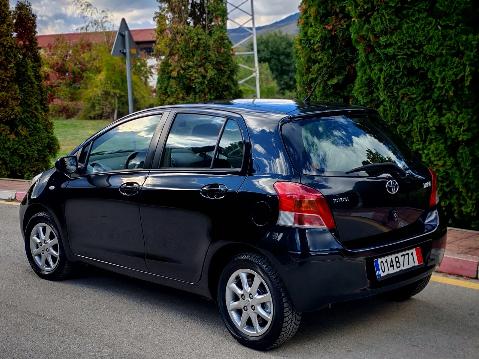 Toyota Yaris 1.0(70)* FACELIFT* EURO-5*  *  | Mobile.bg   4