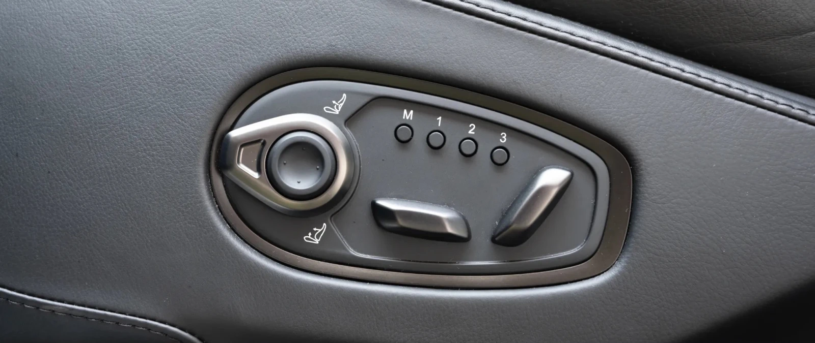 Aston Martin DBX Limited Edition 1/500 | Mobile.bg   10