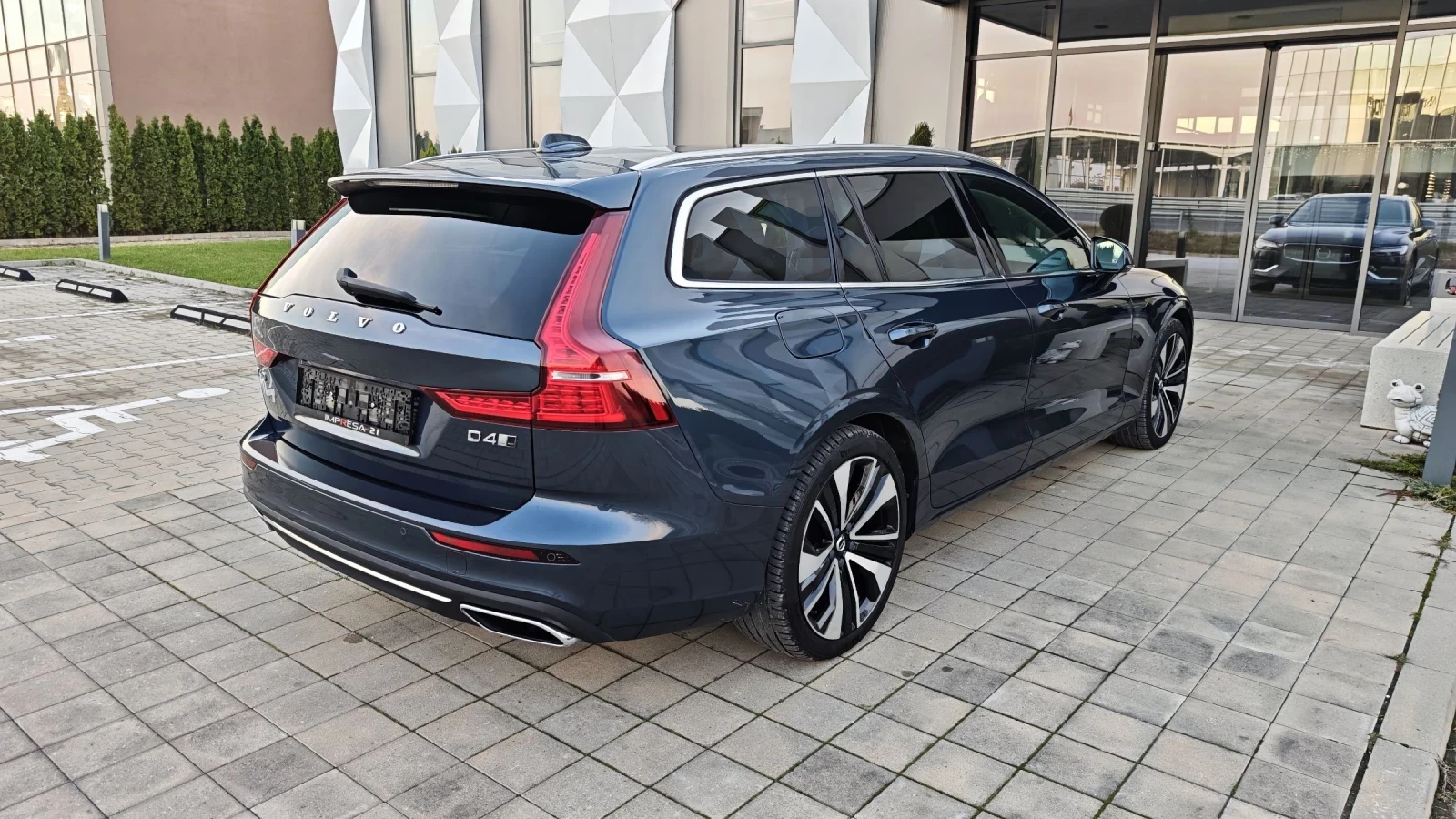 Volvo V60 Inscription D4 190kc.4x4 head-up Key less - изображение 4