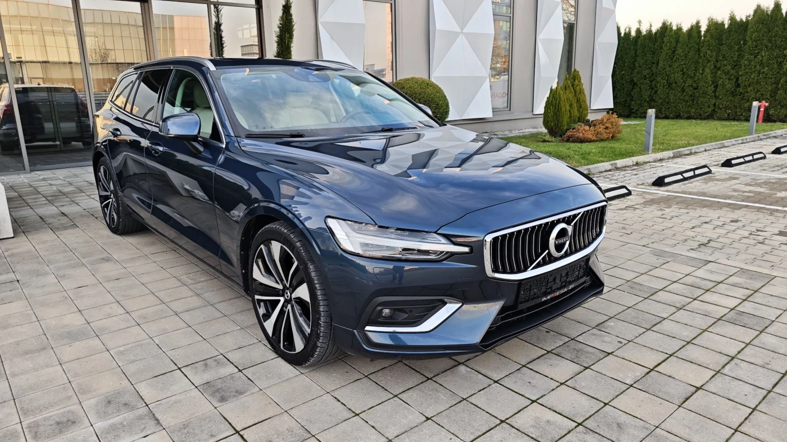 Volvo V60 Inscription D4 190kc.4x4 head-up Key less - изображение 3