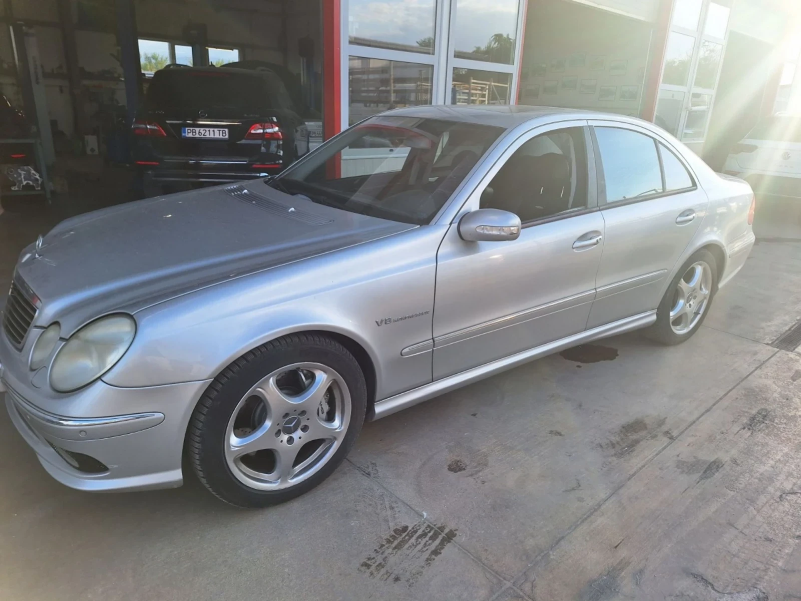 Mercedes-Benz E 55 AMG  - изображение 4