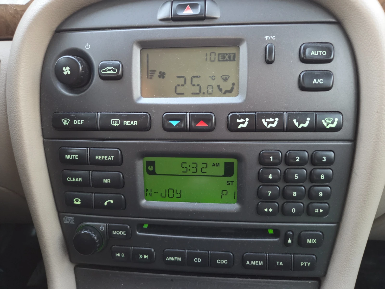 Jaguar X-type 2.5 V6 LPG 4x4, снимка 11 - Автомобили и джипове - 53967819