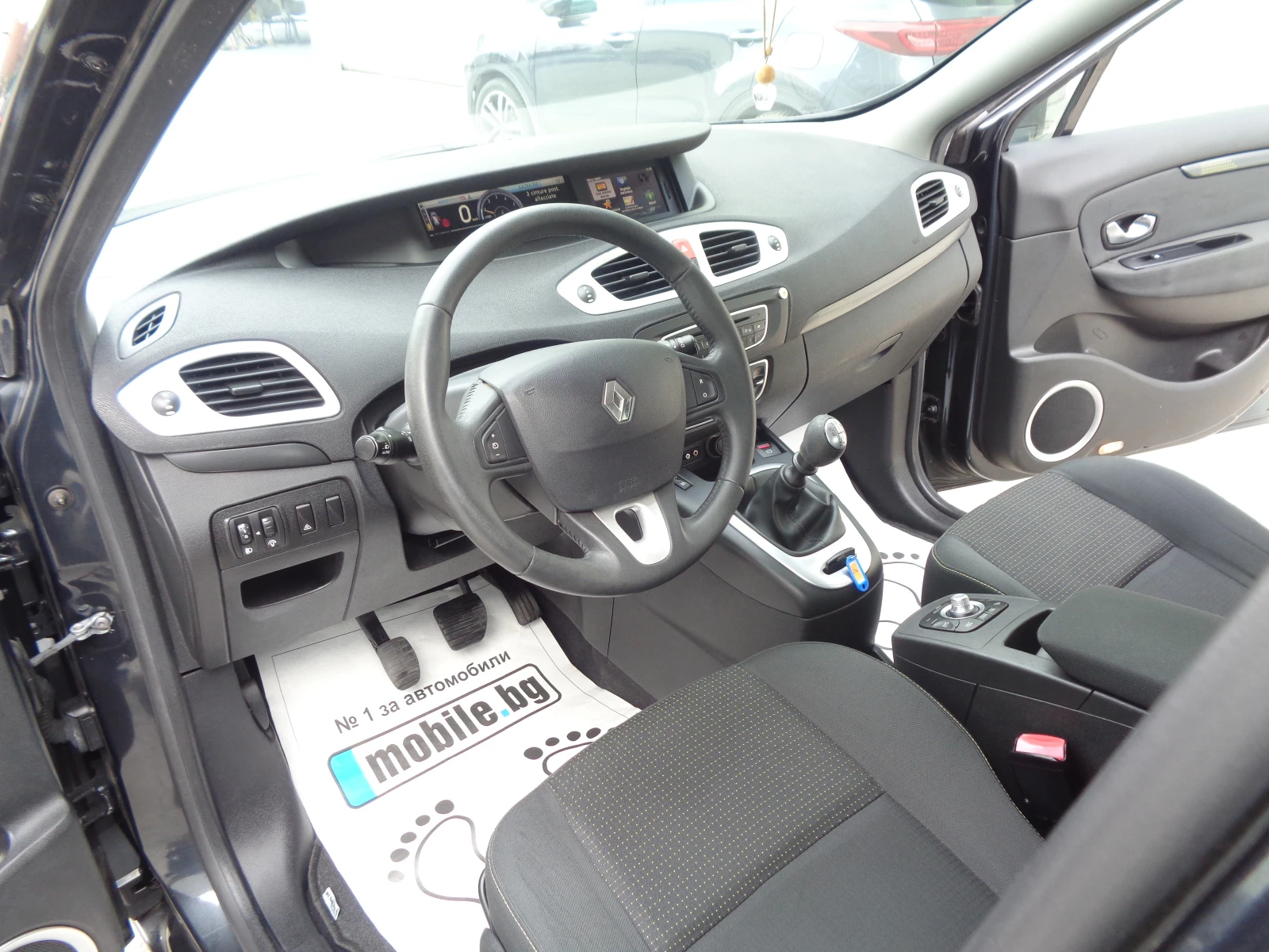 Renault Scenic 1.5dCI-110-NAVI-KAMERA-BARTER-LIZING, снимка 9 - Автомобили и джипове - 53977069