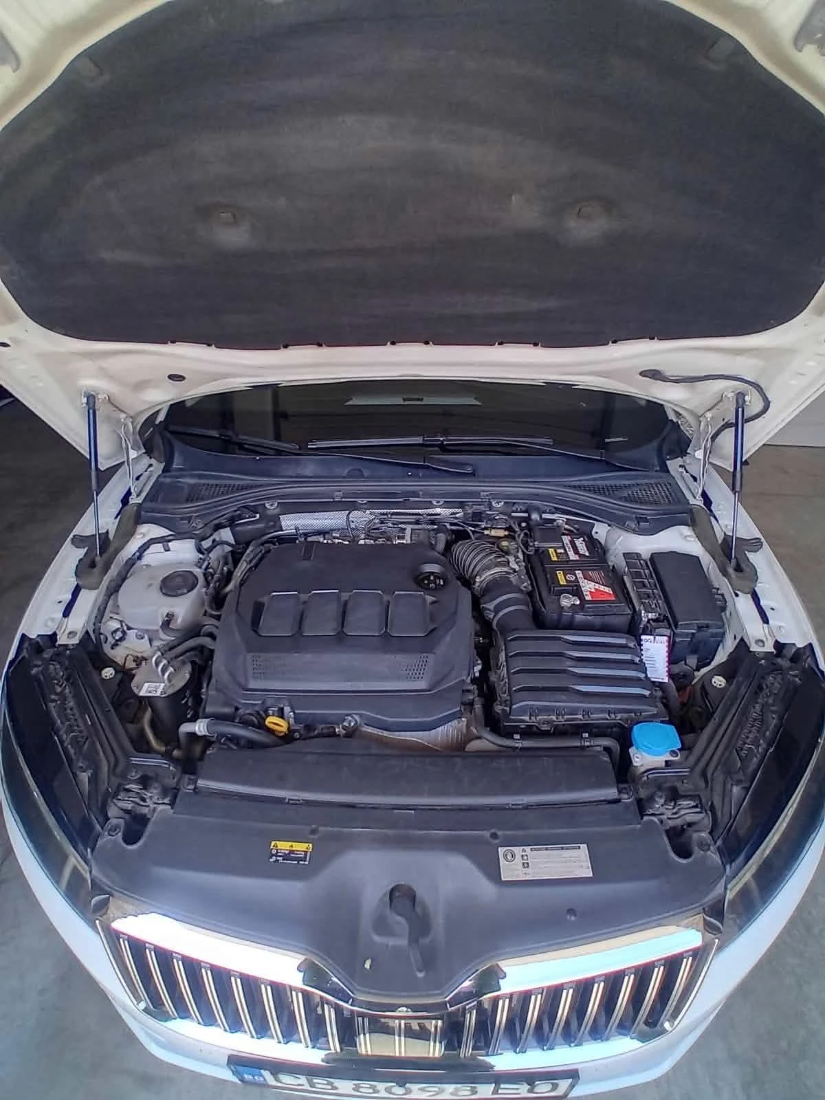 Skoda Superb 2.0 TDI * LED* АВТОМАТИК* NAVI* APP* МОДЕЛ 2020Г.*, снимка 15 - Автомобили и джипове - 54239606