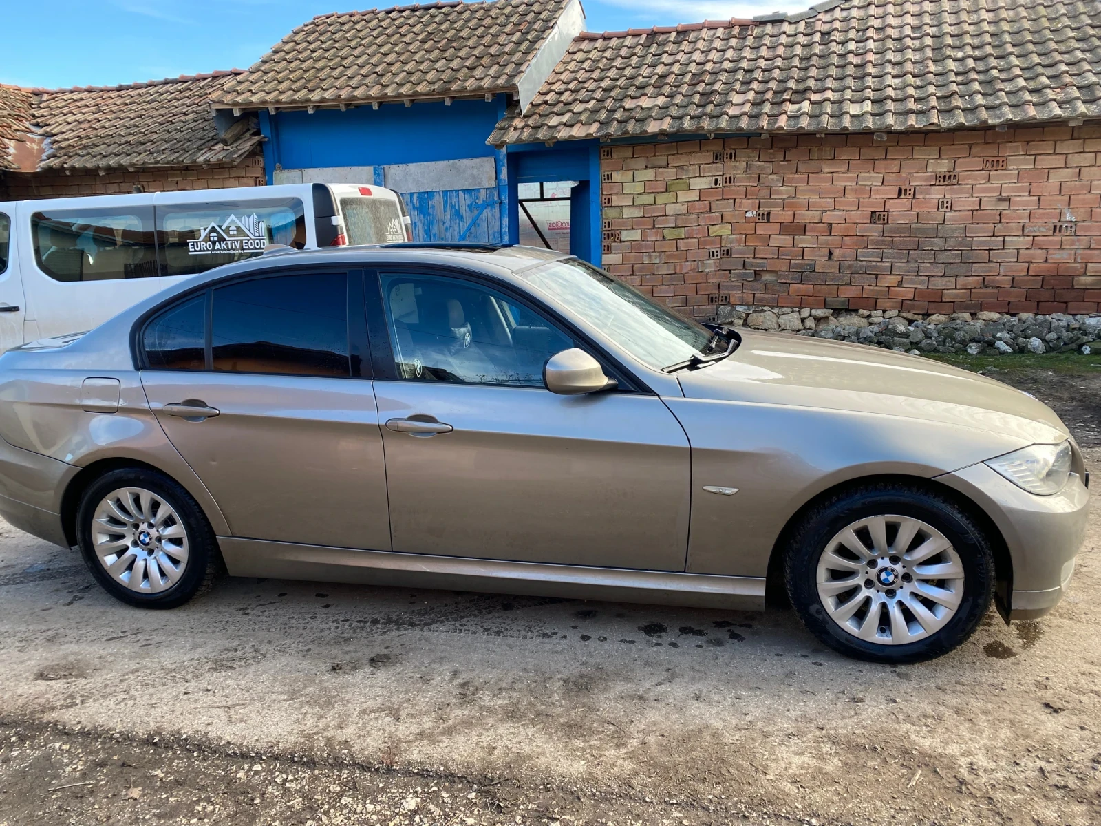 BMW 318 318d, снимка 2 - Автомобили и джипове - 54496524