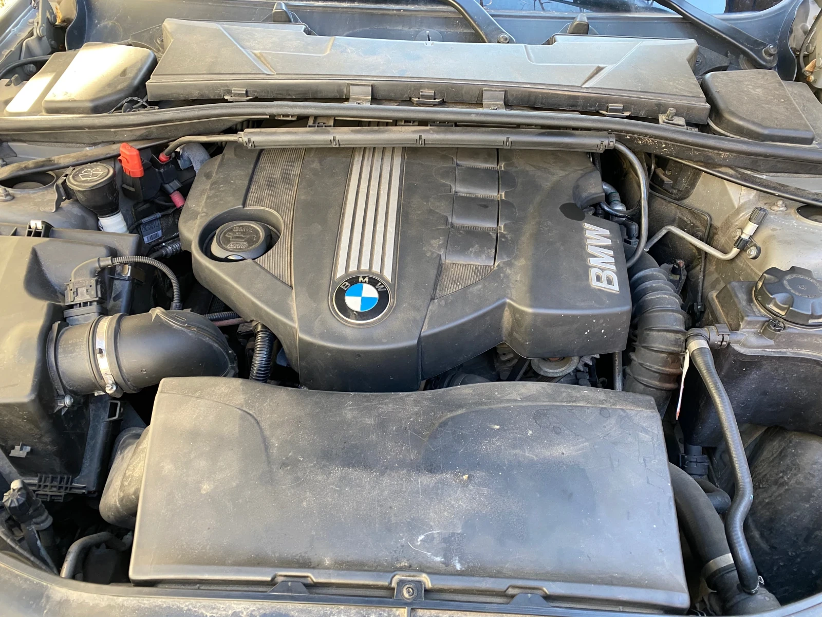 BMW 318 318d, снимка 13 - Автомобили и джипове - 54496524