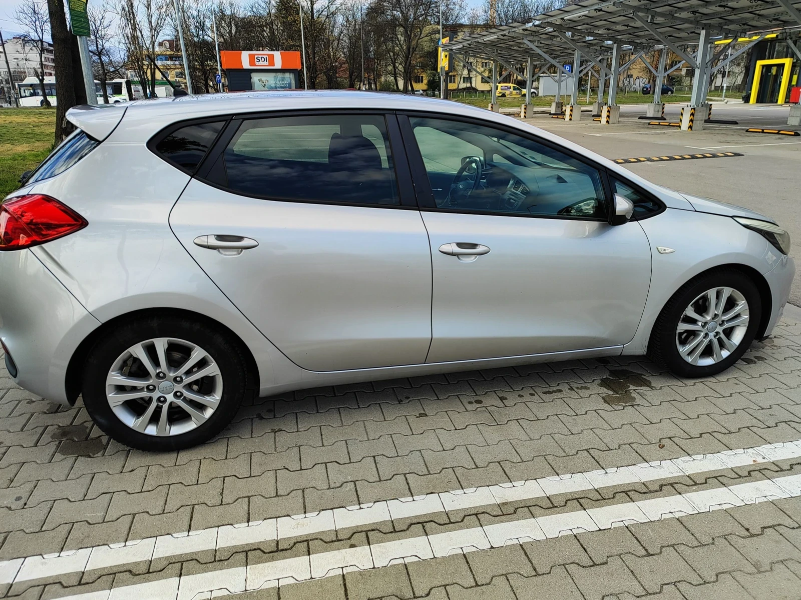 Kia Ceed 1.4 CRDi, снимка 6 - Автомобили и джипове - 54717139