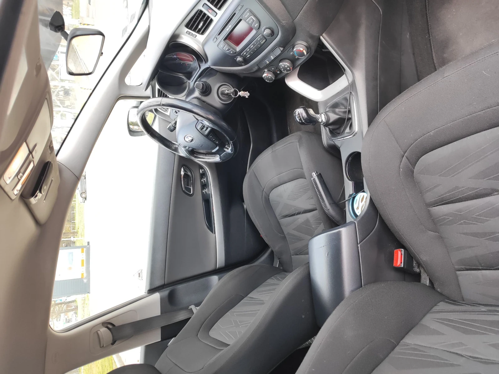 Kia Ceed 1.4 CRDi, снимка 12 - Автомобили и джипове - 54717139