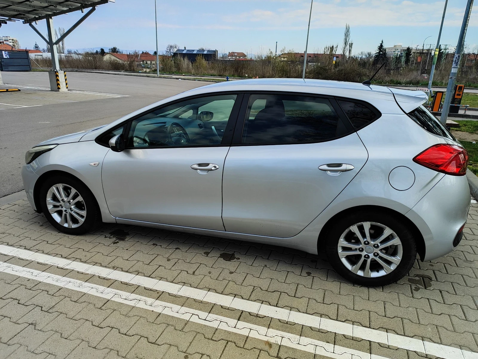 Kia Ceed 1.4 CRDi, снимка 16 - Автомобили и джипове - 54717139